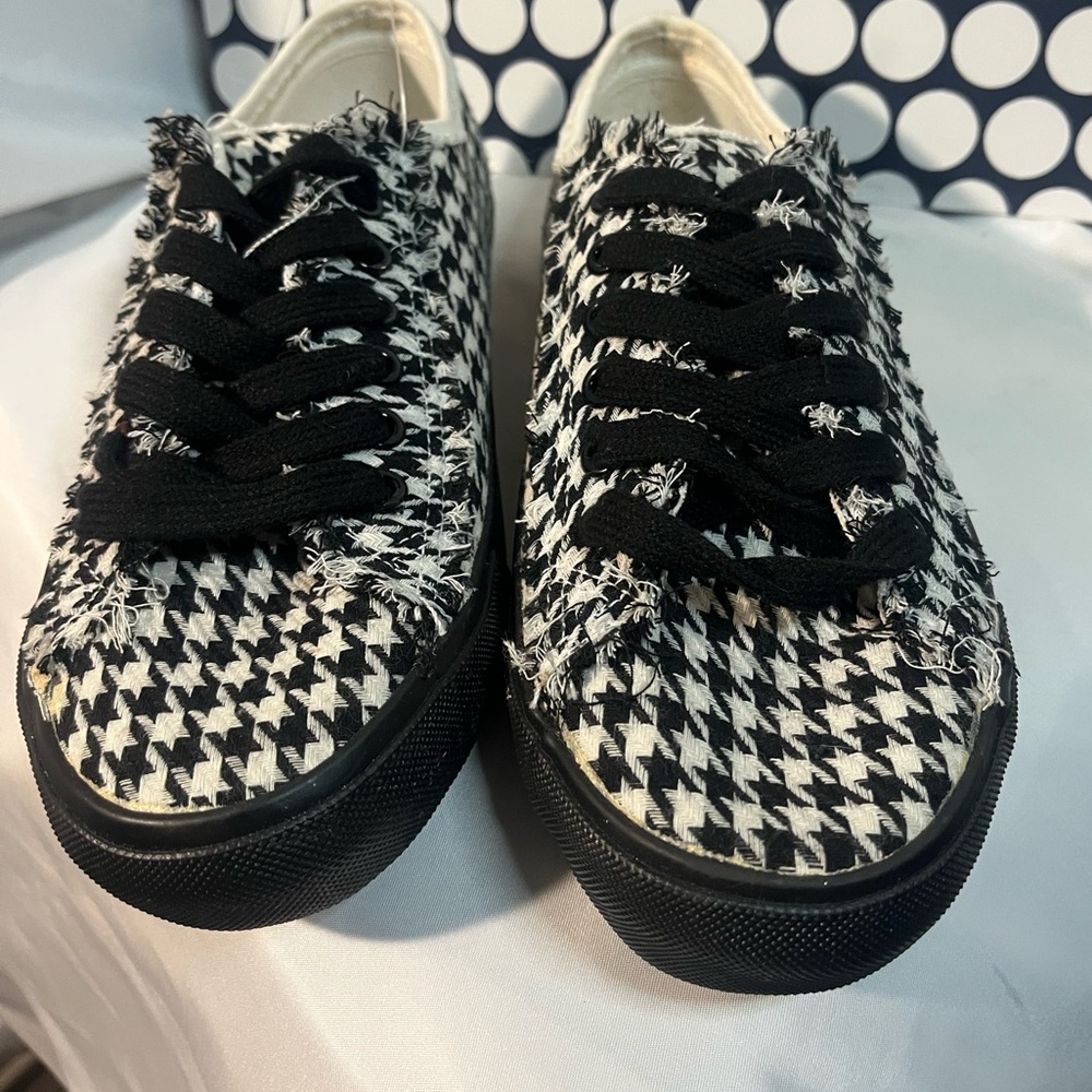 NEW Charlie Paige Black and White Houndstooth Sneakers- cute fall look